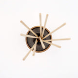 Smuk duftpindeholder i eg og moseeg