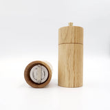 Klassisk salt- og peberkværn i eg