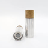 Elegant salt- og peberkværn i røget eg og aluminium
