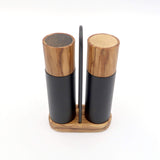 Elegant salt- og peberkværn i oliventræ og pulverlakeret aluminium