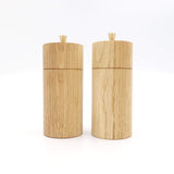 Klassisk salt- og peberkværn i eg