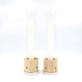 Stilren lysestage i lyst træ